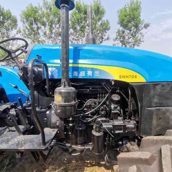 PRODÁM POUŽITÝ FARMOVÝ TRAKTOR NEW HOLLAND 90HP - foto 2