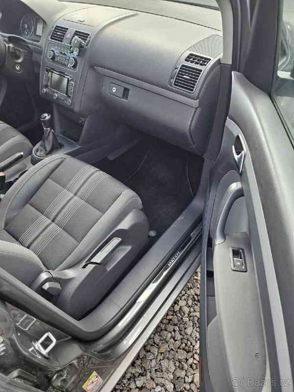 Volkswagen Touran 1,6 - foto 13
