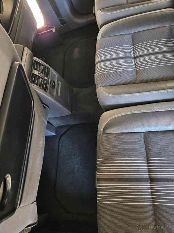 Volkswagen Touran 1,6 - foto 4