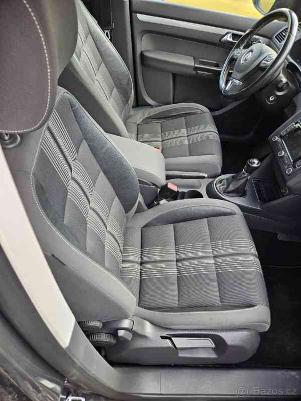 Volkswagen Touran 1,6 - foto 12