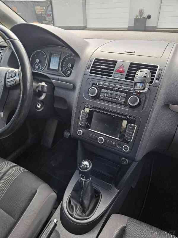 Volkswagen Touran 1,6 - foto 10