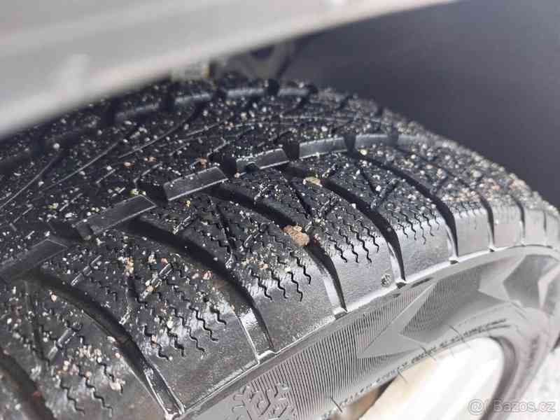 Volkswagen Touran 1,6 - foto 7