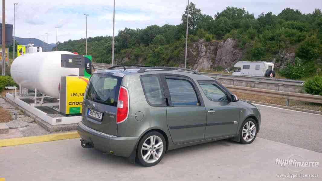 Чехлы skoda roomster