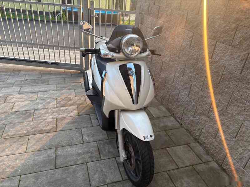Piaggio Beverly 400 Tourer 2009 - foto 6