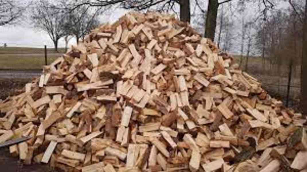 Levné štípané palivové dřevo
