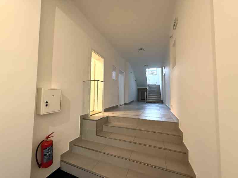 PRONÁJEM DVOU KANCELÁŘÍ O CP CCA 20 M2, BRNO – ŽIDENICE - foto 14