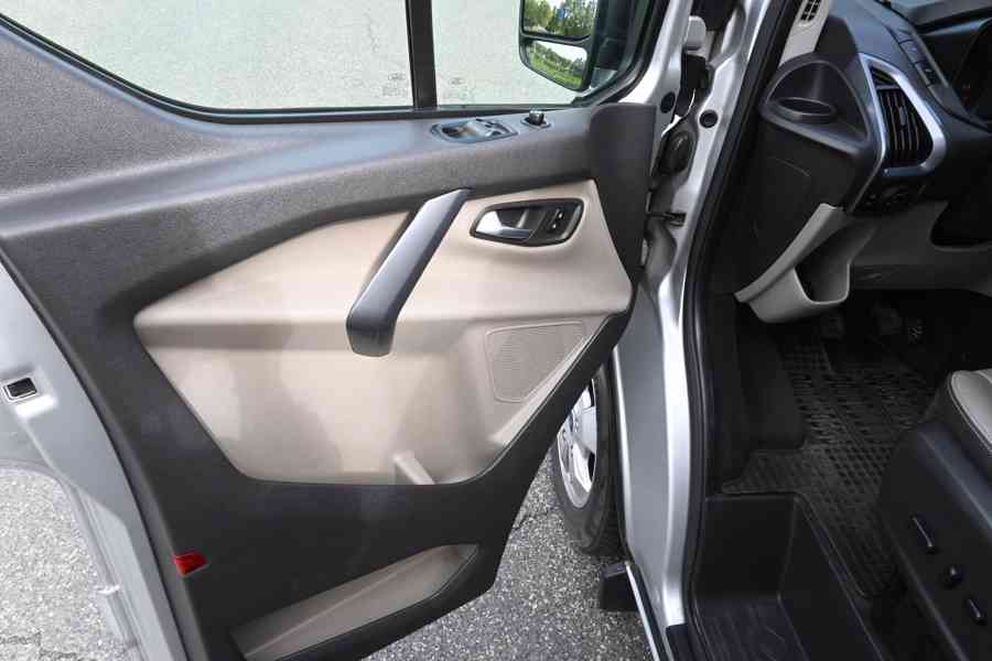Ford Tourneo Custom 2.2 Titanium L1, 114Kw, 173700km, 8 míst - foto 11