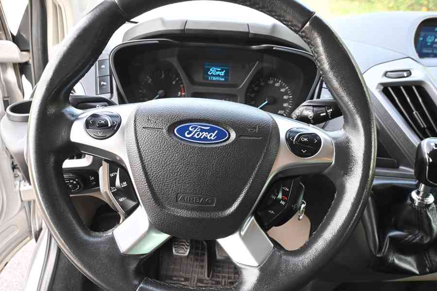 Ford Tourneo Custom 2.2 Titanium L1, 114Kw, 173700km, 8 míst - foto 8