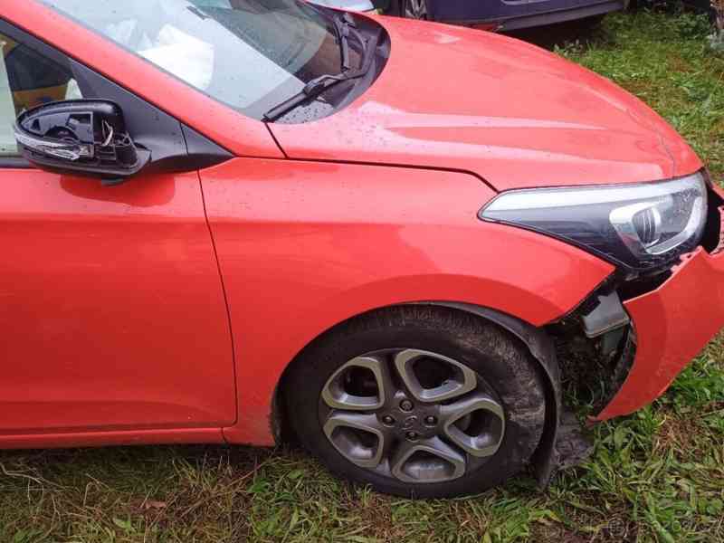 Hyundai i20 - foto 1