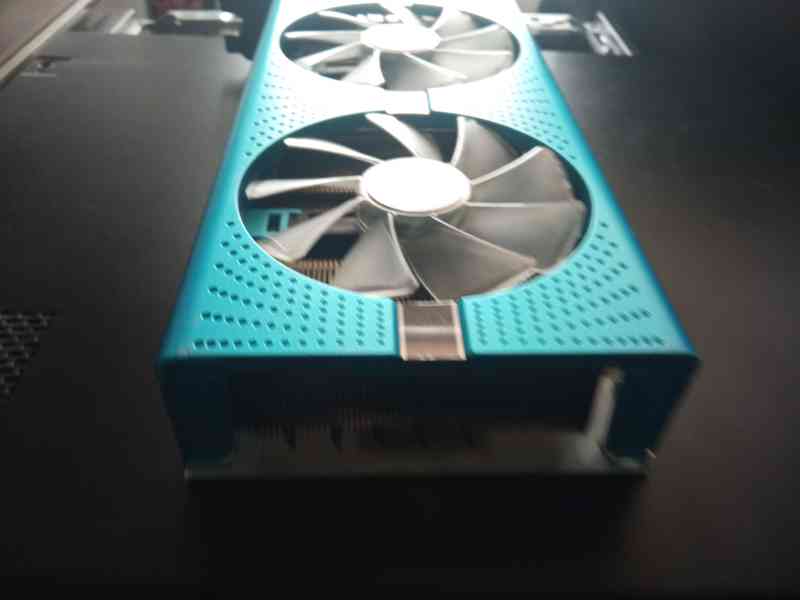 Radeon Sapphire Nitro+ RX580 8 GB - foto 9