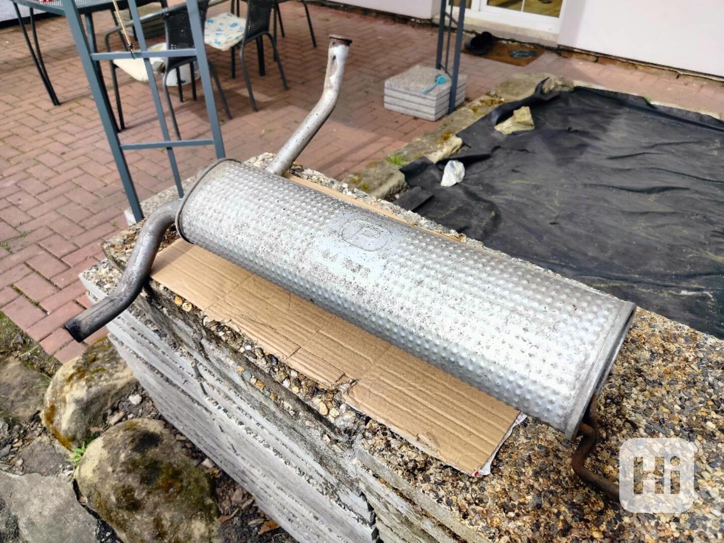 Zadní tlumič výfuku zn.Polmo 04.233 ( C1/Peugeot/Toyota) - foto 1