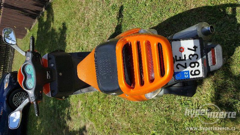 YUKI 50 MATRIX + přilba a další příslušenství! - foto 5