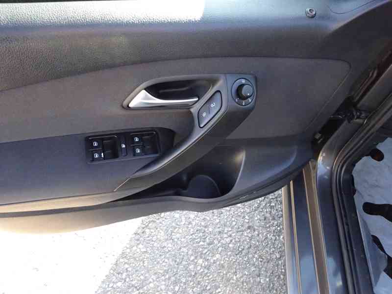 VW Polo 1.4i 16V r.v.2010 (servisní knížka) - foto 6