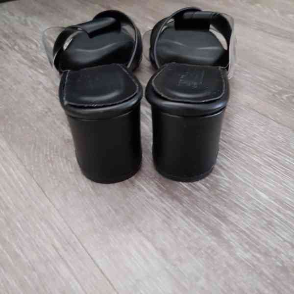 Černé pantofle na širokém podpatku, 39 - foto 3