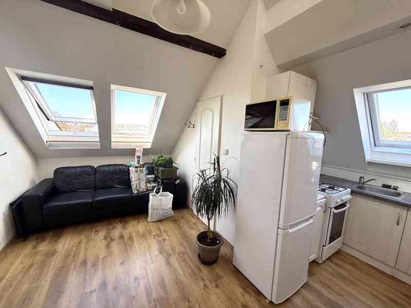 PRONÁJEM  CIHLOVÉHO MEZONETOVÉHO BYTU 2+KK, BRNO – ČERNOVICE - foto 2