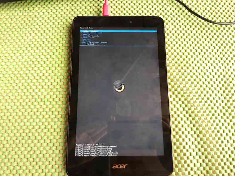 Acer Iconia B1-810, 8", 1GB RAM, 16GB na ND  - foto 2