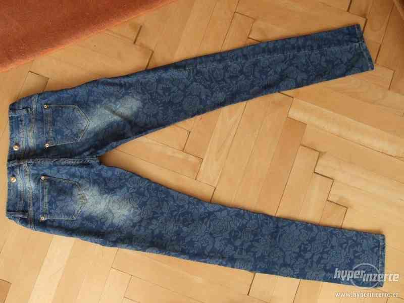 elastické džíny - foto 2