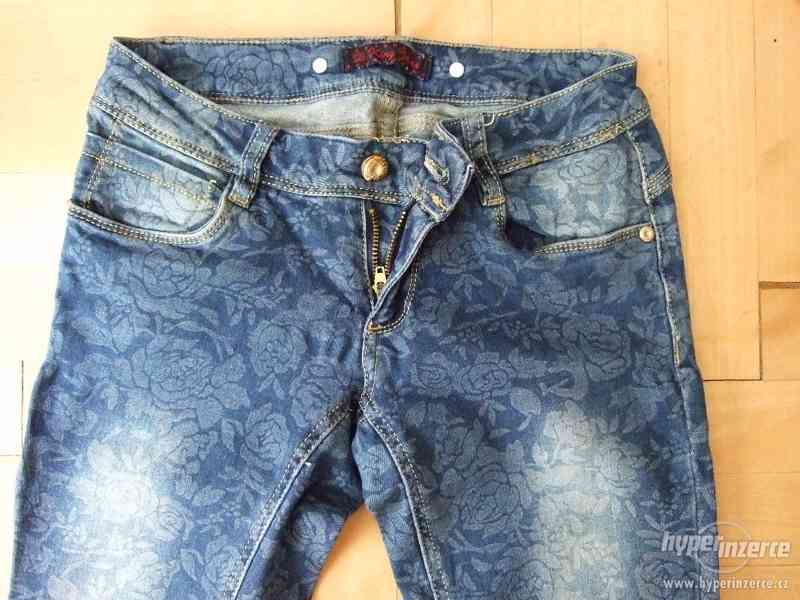 elastické džíny - foto 3