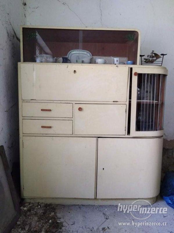 Starý kredenc - foto 1