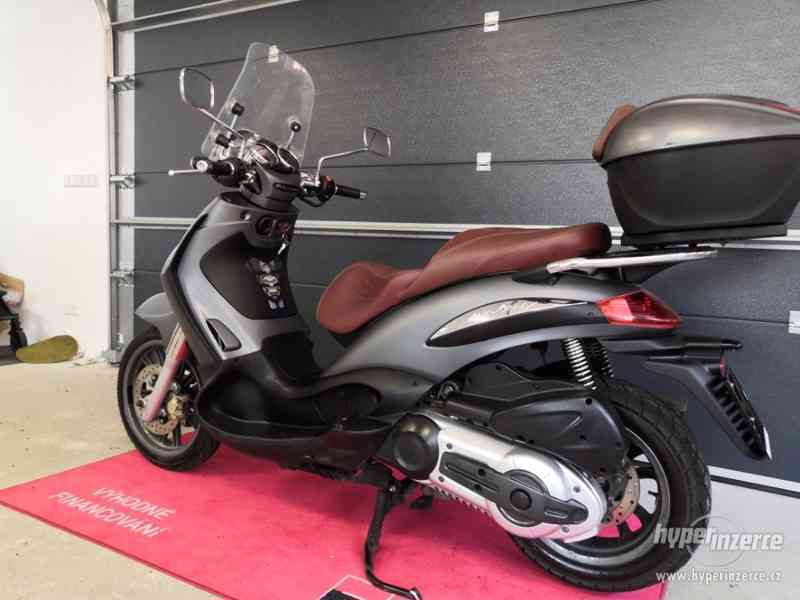 Prodám Piaggio Beverly 500 r.v.2012 - foto 9