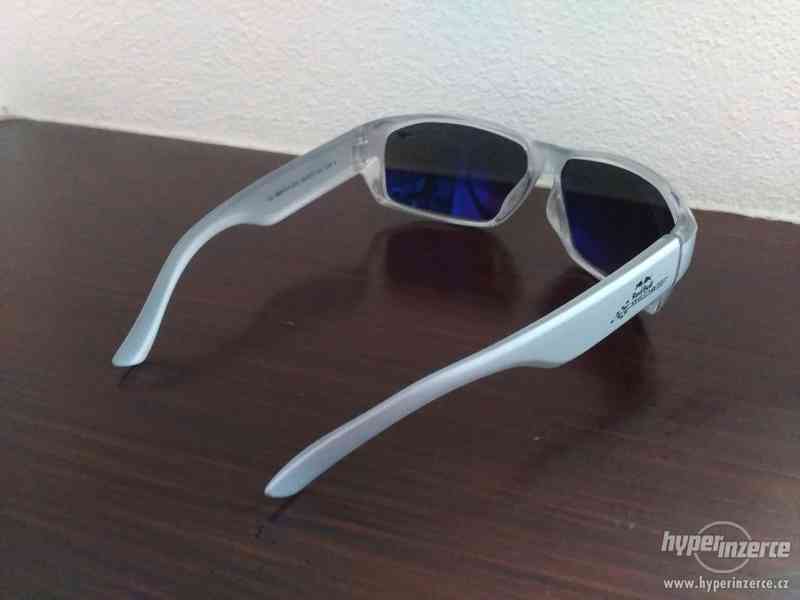 Nové sluneční brýle Red BUll Racing - foto 4