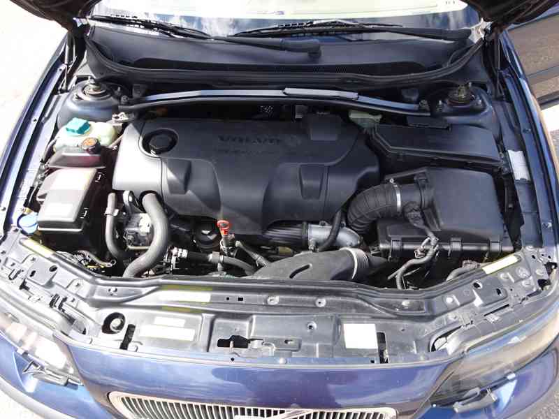 Volvo V70 2.4 D5 Combi r.v.2004 (stk:6/2025) 120 kw  - foto 14