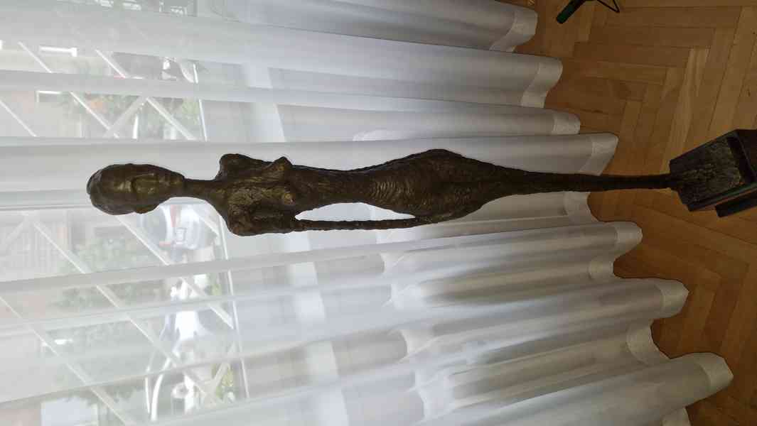 Alberto Giacometti-bronz XXL - foto 9