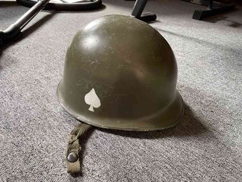 Vojenské helmy - foto 15