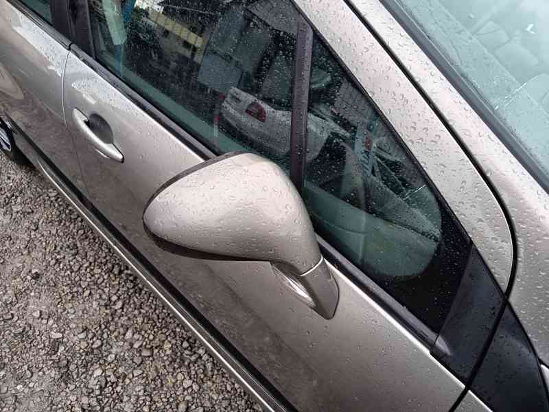PEUGEOT 308 SW 1,4i Comfort ČR - foto 8