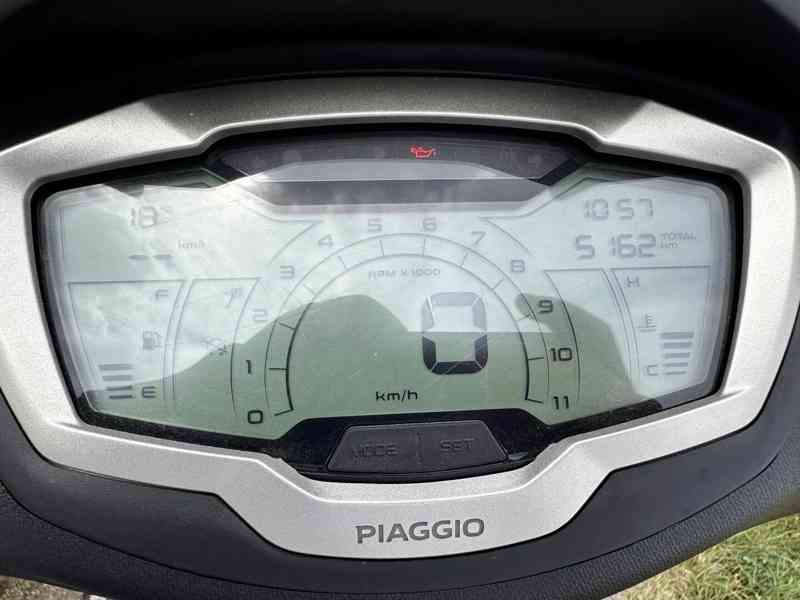 Piaggio Beverly 400, najeto 5165 km, rok výroby 2023  - foto 8