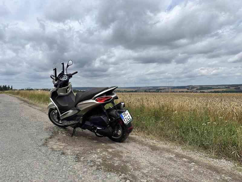 Piaggio Beverly 400, najeto 5165 km, rok výroby 2023  - foto 11