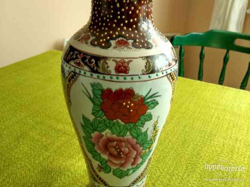 čínské vázy a Novoborská váza - foto 2