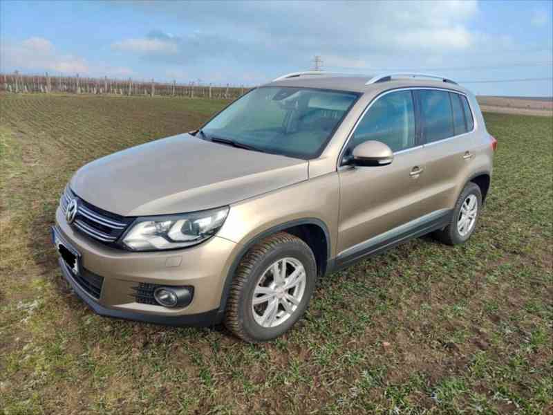 Volkswagen Tiguan 2,0   110 kW Sport & Style 4x4 - foto 11