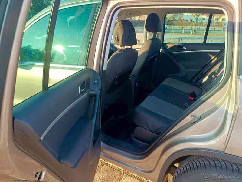 Volkswagen Tiguan 2,0   110 kW Sport & Style 4x4 - foto 14