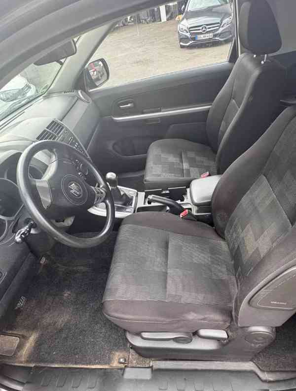 Suzuki Grand Vitara 2.4i Comfort benzín 122kw - foto 8