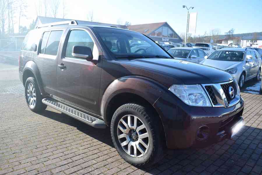 Nissan Pathfinder 2.5 dCi LE 140kw - foto 1