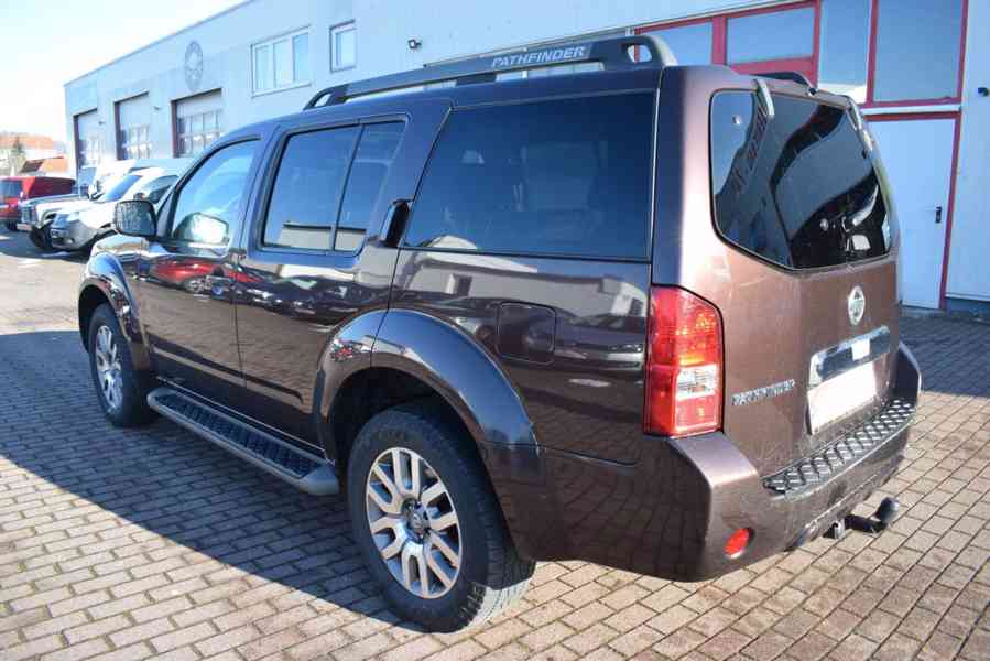 Nissan Pathfinder 2.5 dCi LE 140kw - foto 10