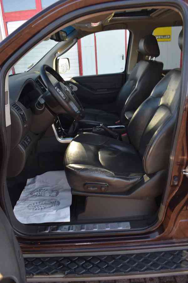 Nissan Pathfinder 2.5 dCi LE 140kw - foto 9