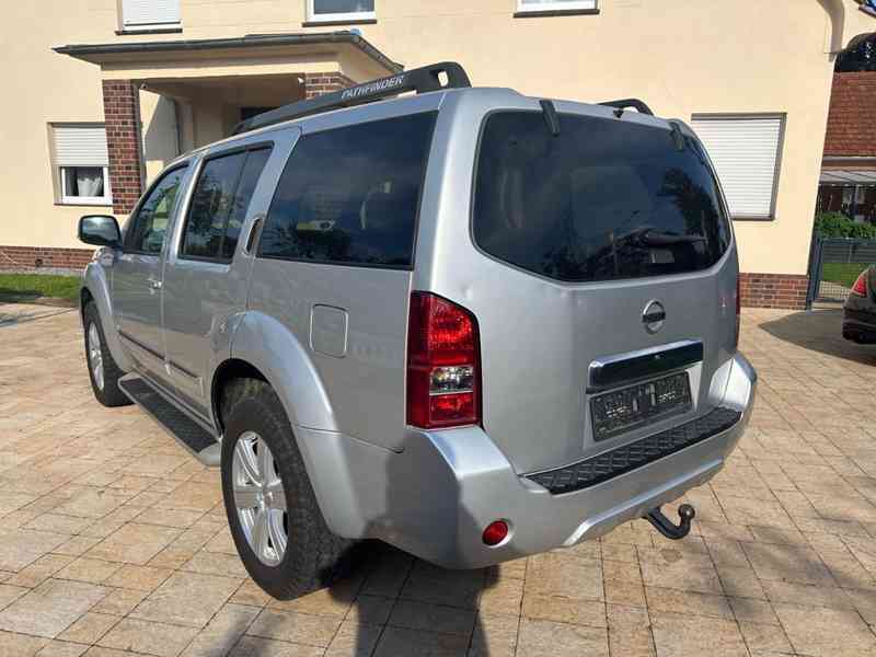 Nissan Pathfinder 3.0 dCi 4x4 Aut. 170kw - foto 5