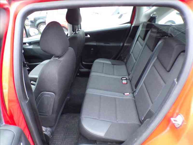 Peugeot 207 1,6 HDI SW - foto 8