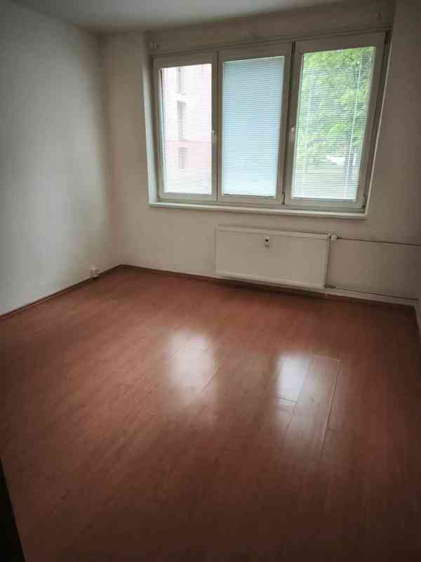 Pronájem bytu 3+1 71 m² - foto 5