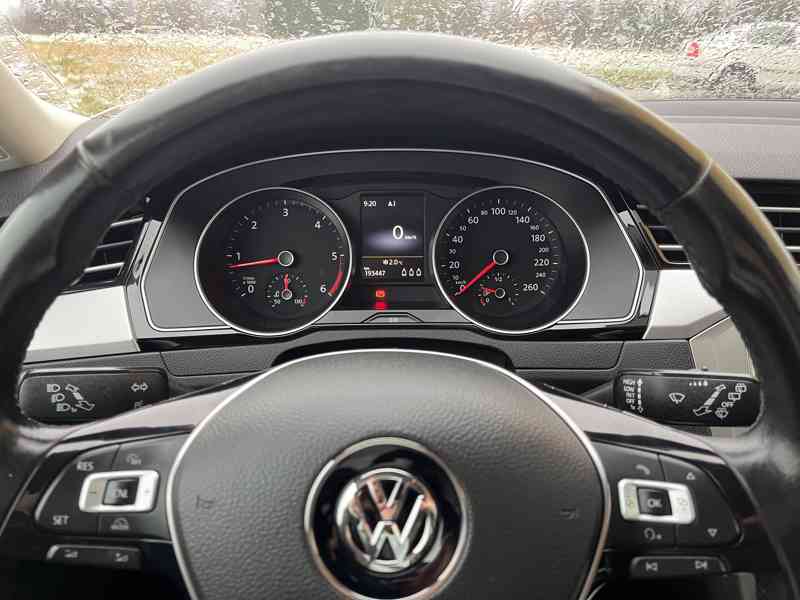 Volkswagen Passat 2.0 TDI, 110KW, SUPER STAV - - foto 11