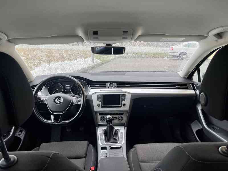 Volkswagen Passat 2.0 TDI, 110KW, SUPER STAV - - foto 8