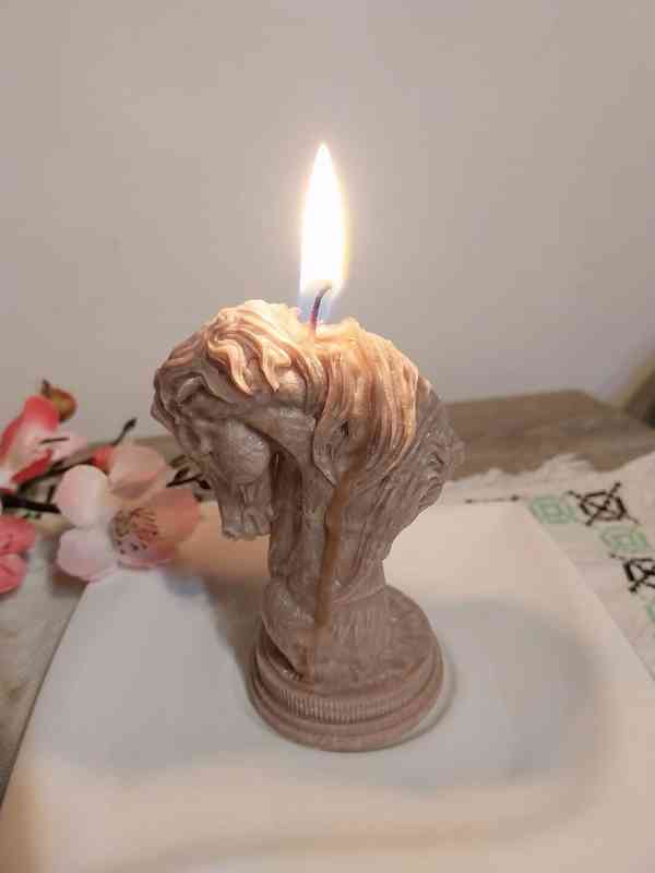 Dekorační svíčka 3D "Koňská hlava" - foto 2