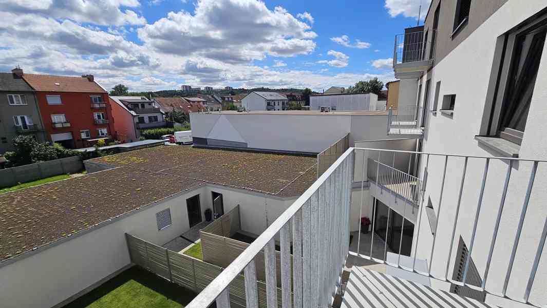 Pronájem novostavby bytu 85m2 3+kk,2 lodžie,garáž, bezbarie  - foto 10