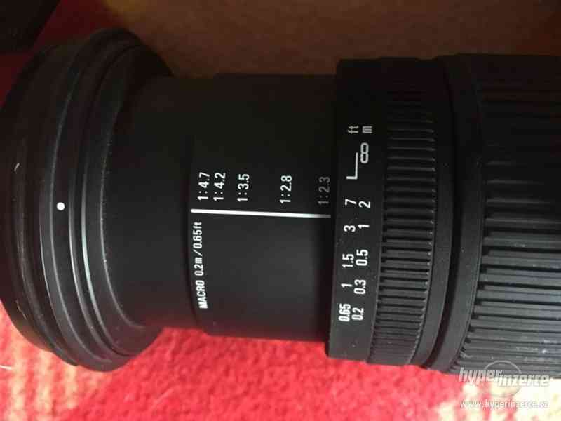 Canon EOS 500 D s objektivem SIGMA 17-70 mm - foto 9