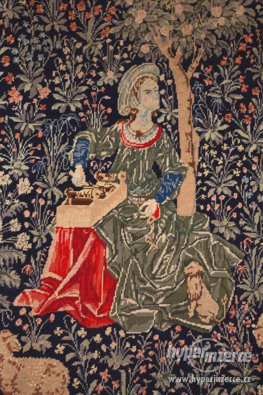 Tapiserie /gobelín v rámu se středověkým motivem 175 X 145 c - foto 4