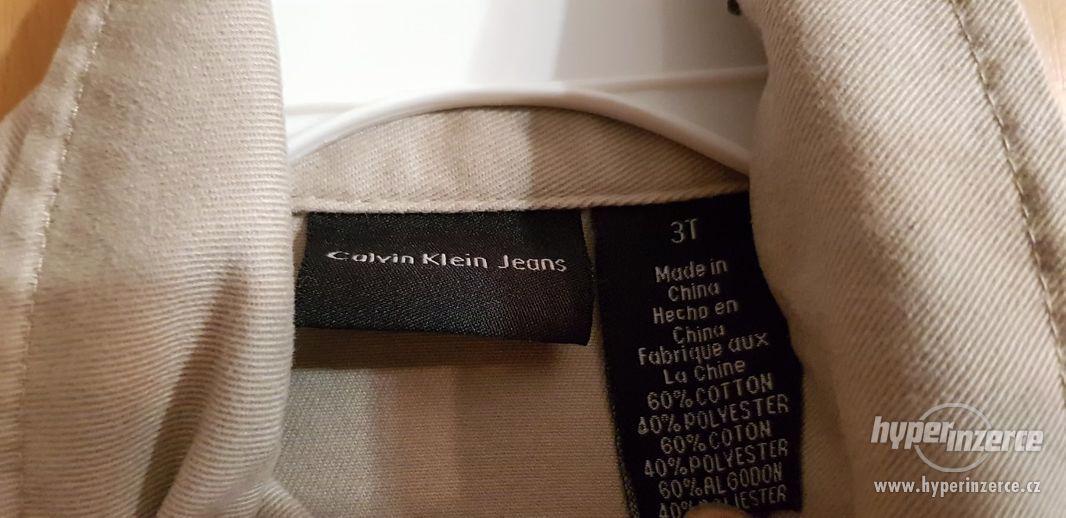 Šedobéžový  kabátek Calvin Klein vel.98 - foto 3