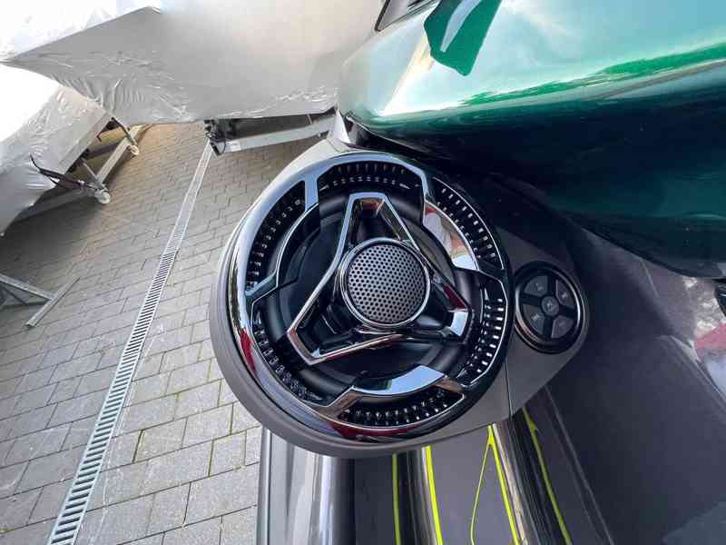 Skútr vodní Sea-Doo RXP XRS Apex 1+1-up 300hp - foto 6