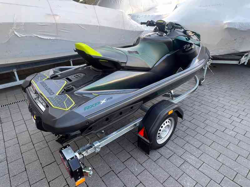 Skútr vodní Sea-Doo RXP XRS Apex 1+1-up 300hp - foto 2